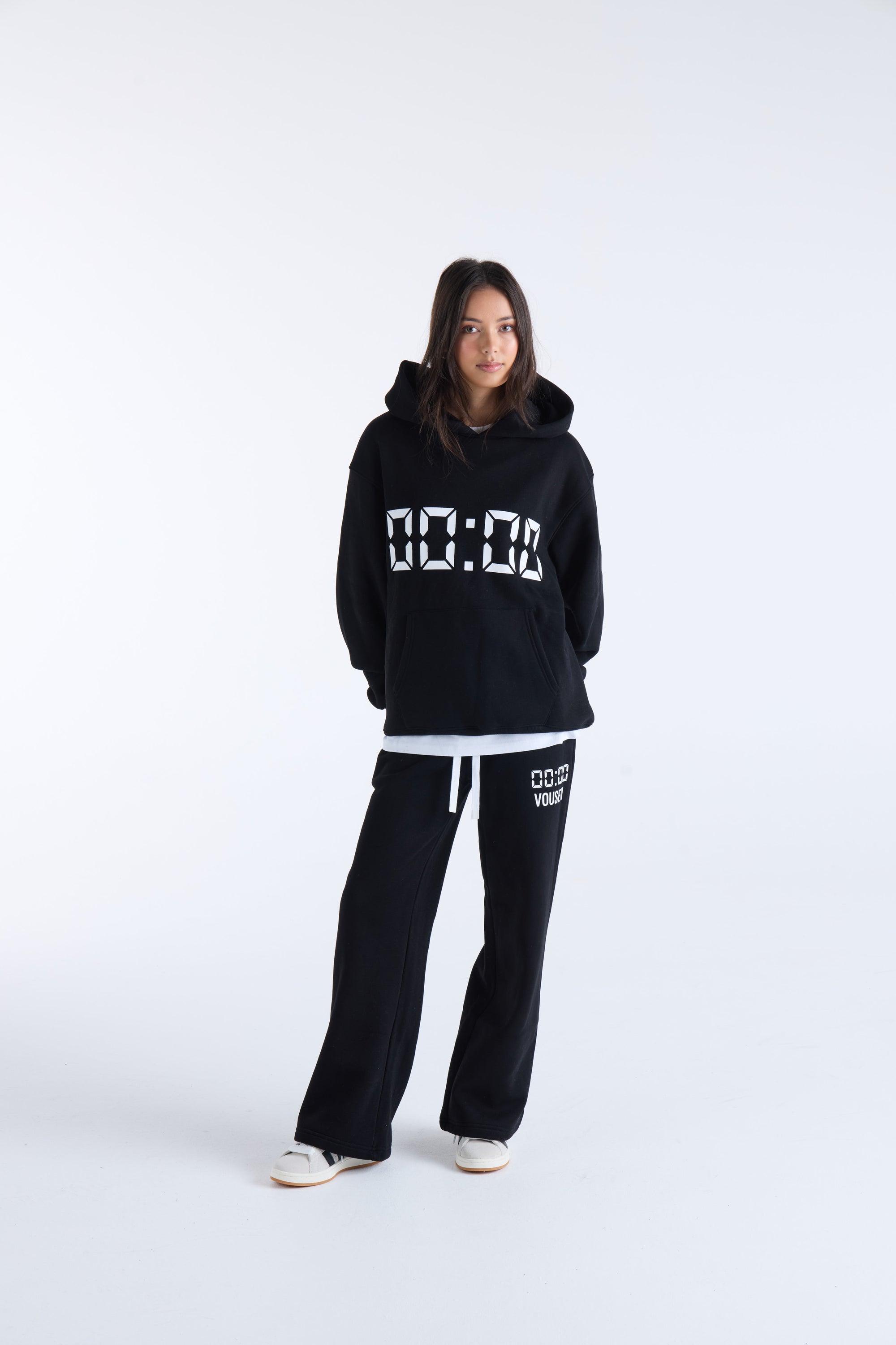 US AGAINST TIME HOODIE - Black
