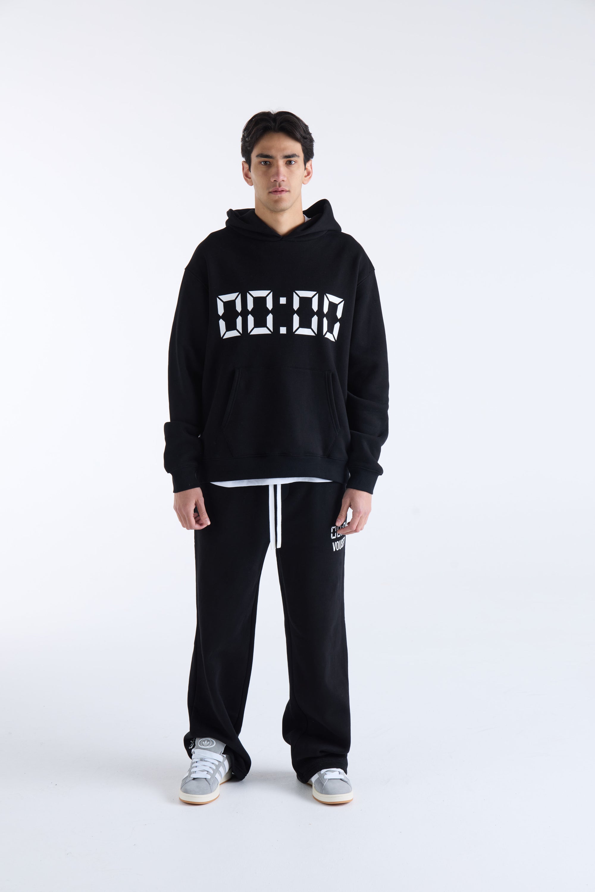 US AGAINST TIME HOODIE - Black