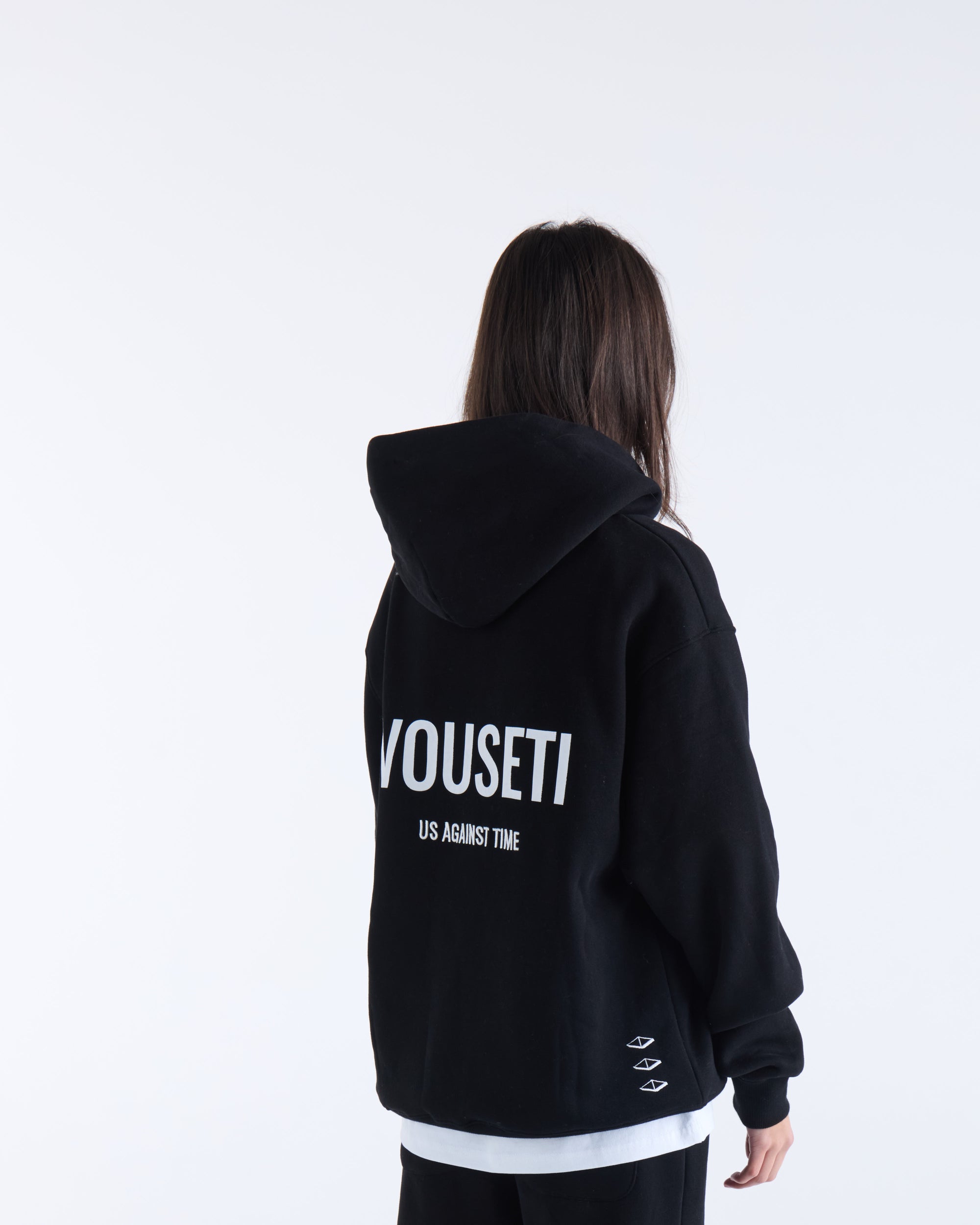 US AGAINST TIME HOODIE - Black