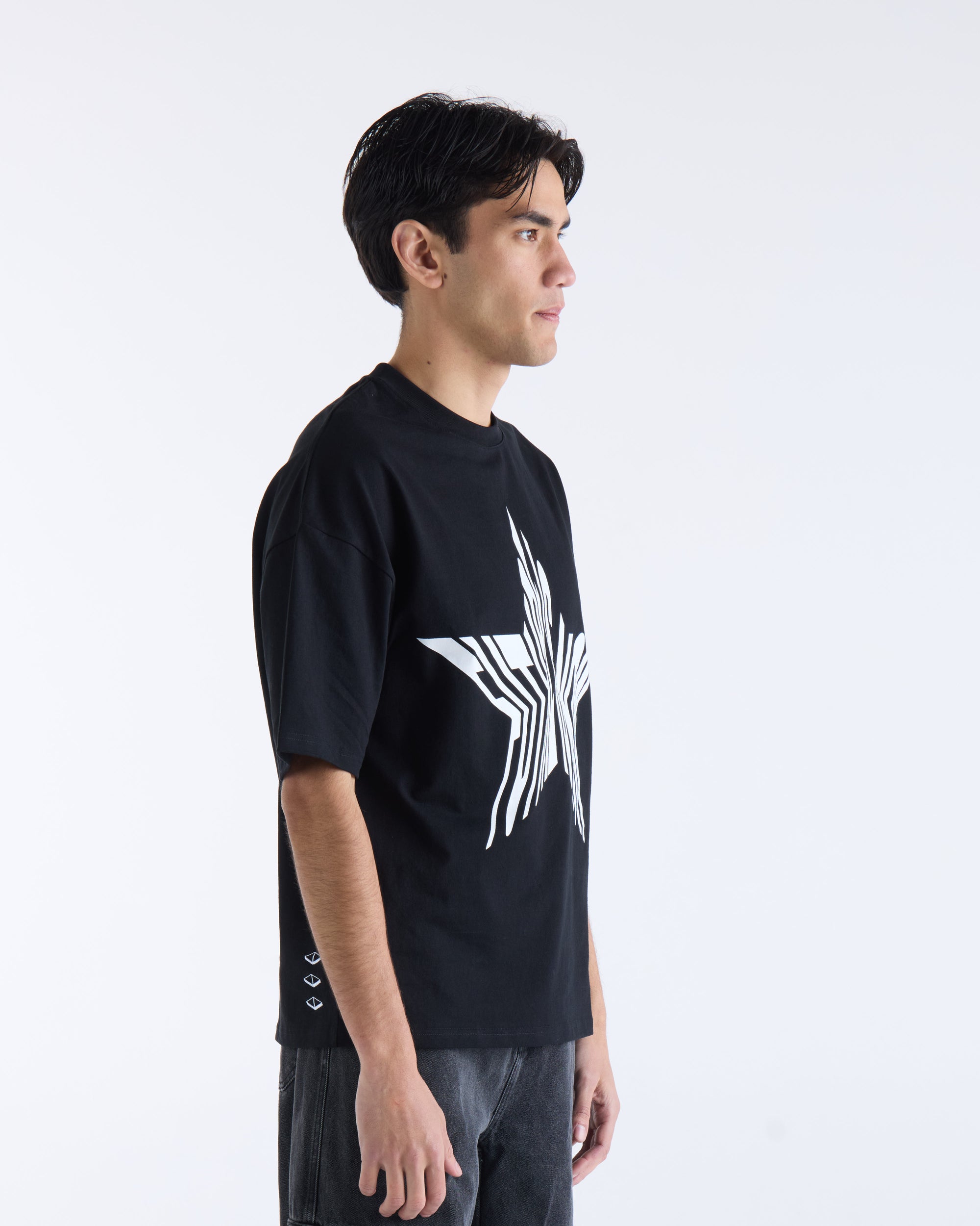 STAR T-SHIRT - Black