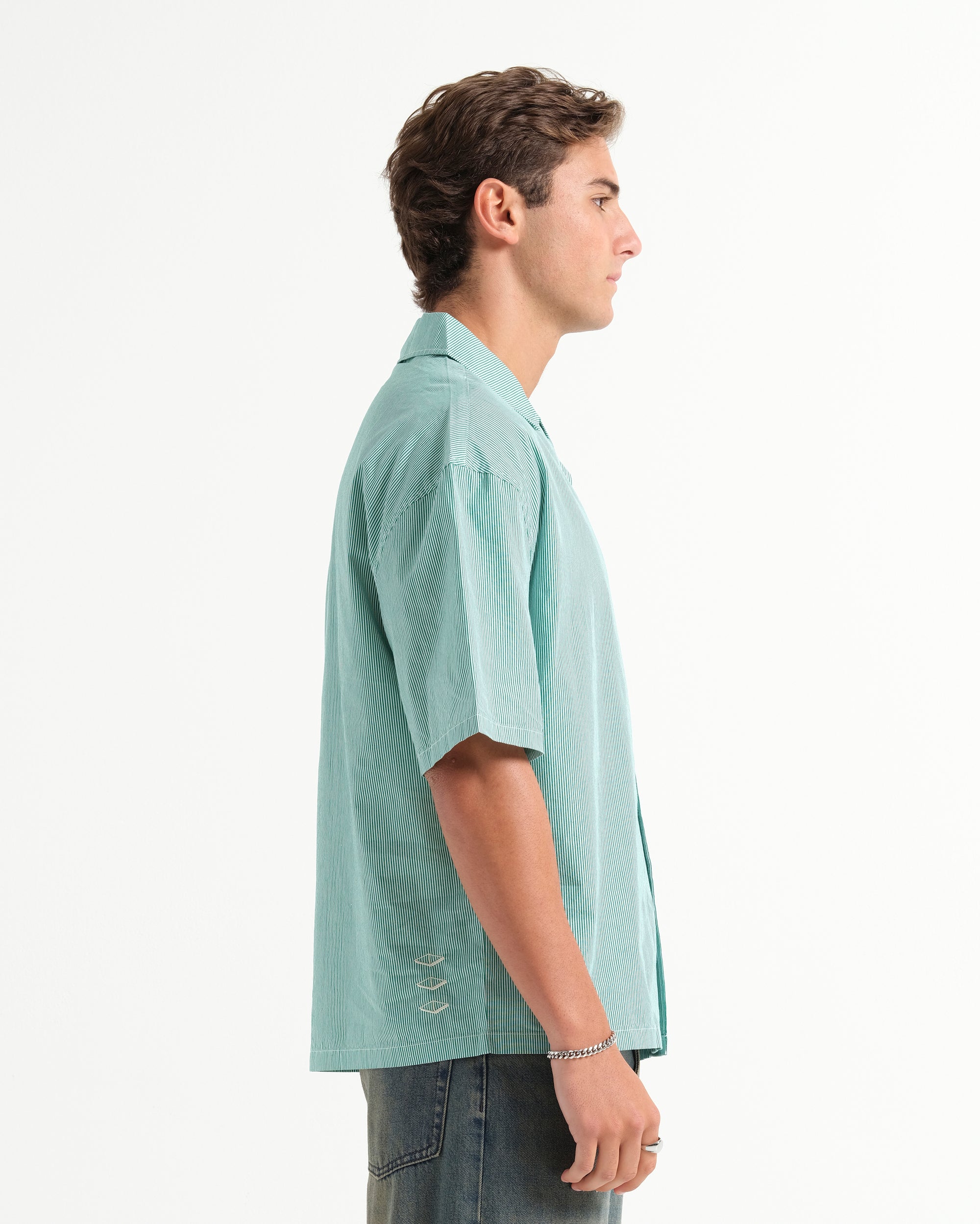 DEMURE SHIRT -  Green