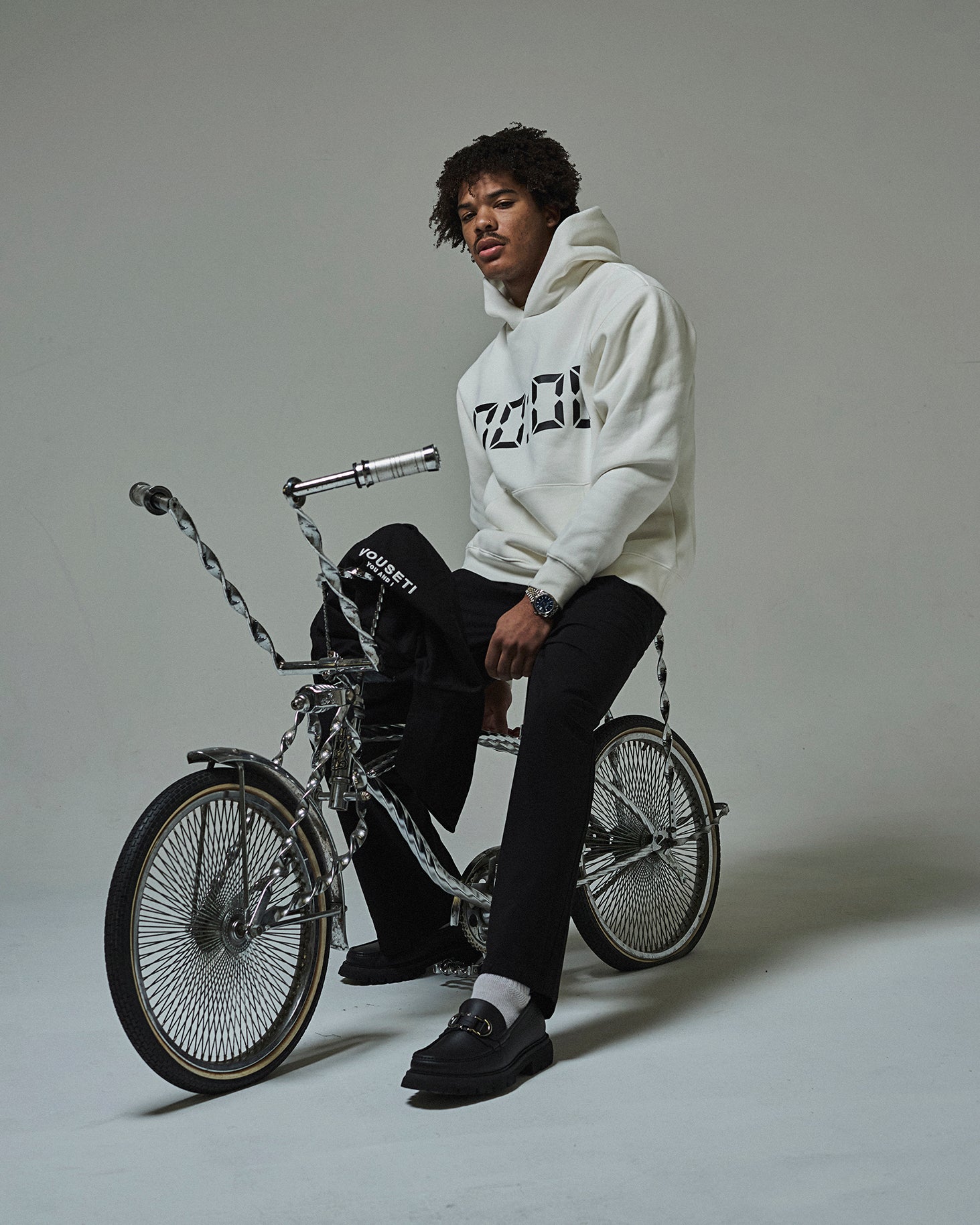 US AGAINST TIME HOOD -OFF WHITE