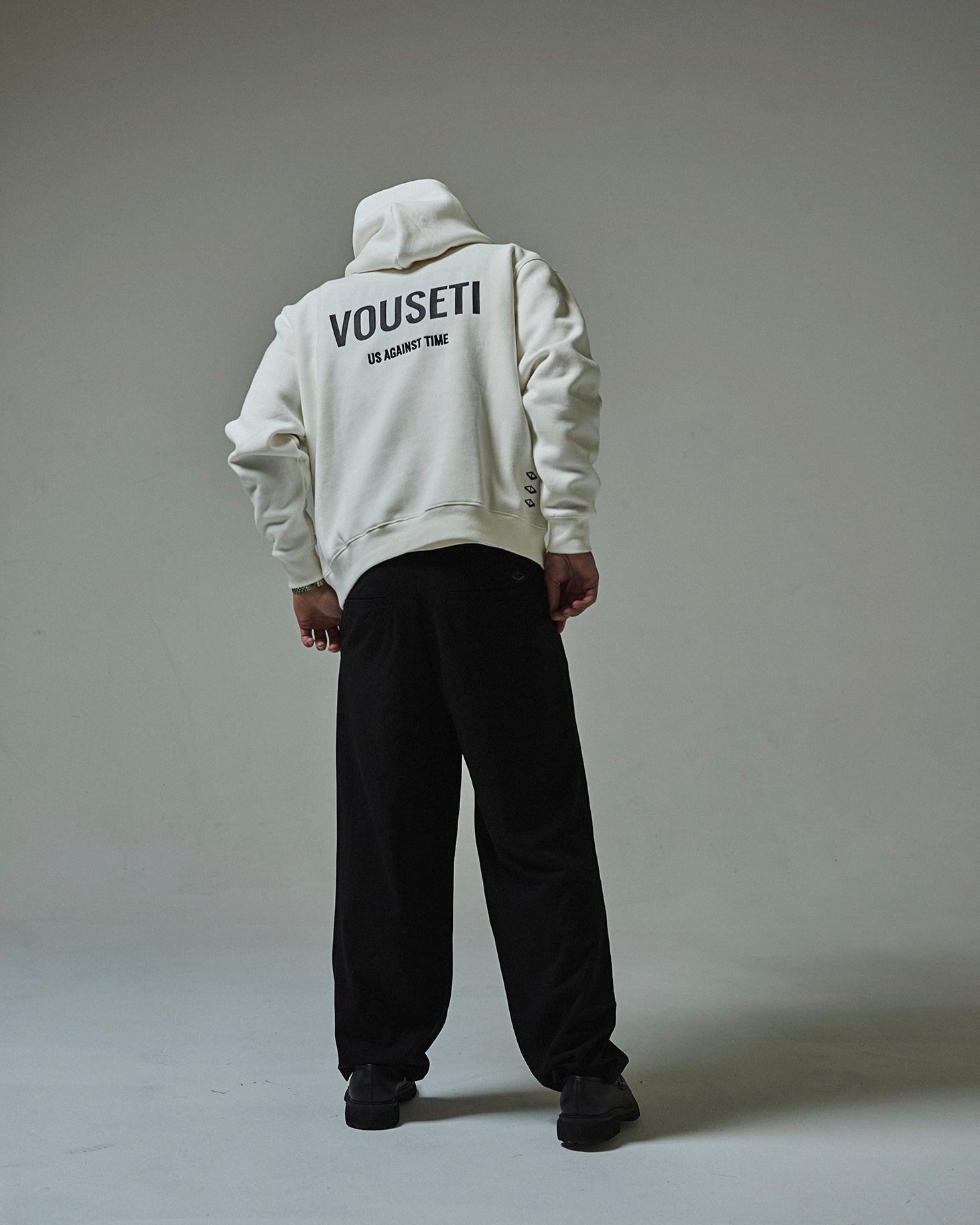 US AGAINST TIME HOOD -OFF WHITE