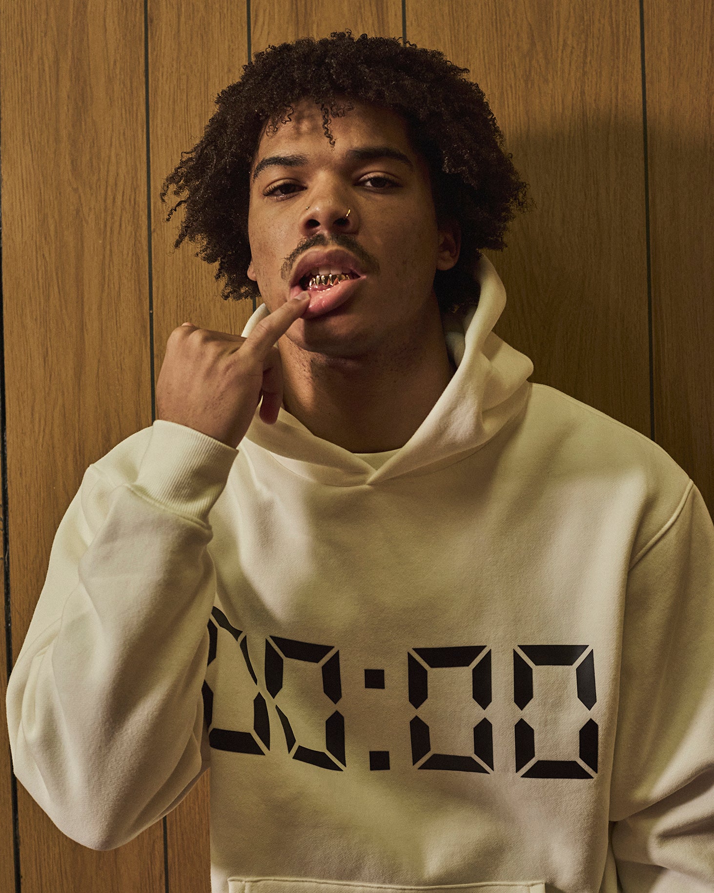 US AGAINST TIME HOOD -OFF WHITE