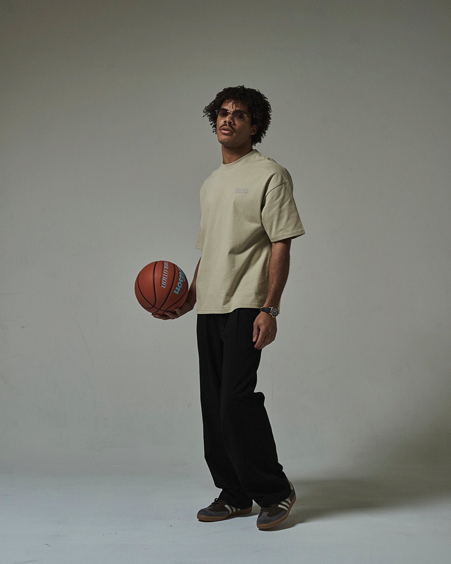 THE 00:00 ESSENTIALS T-SHIRT -BONE