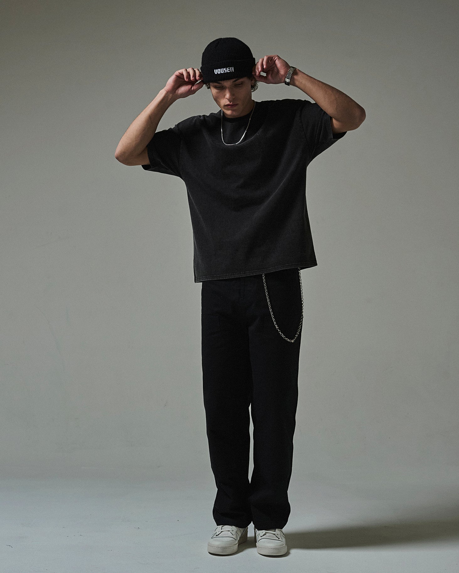 THE 00:00 ESSENTIALS T-SHIRT -VINTAGE BLACK