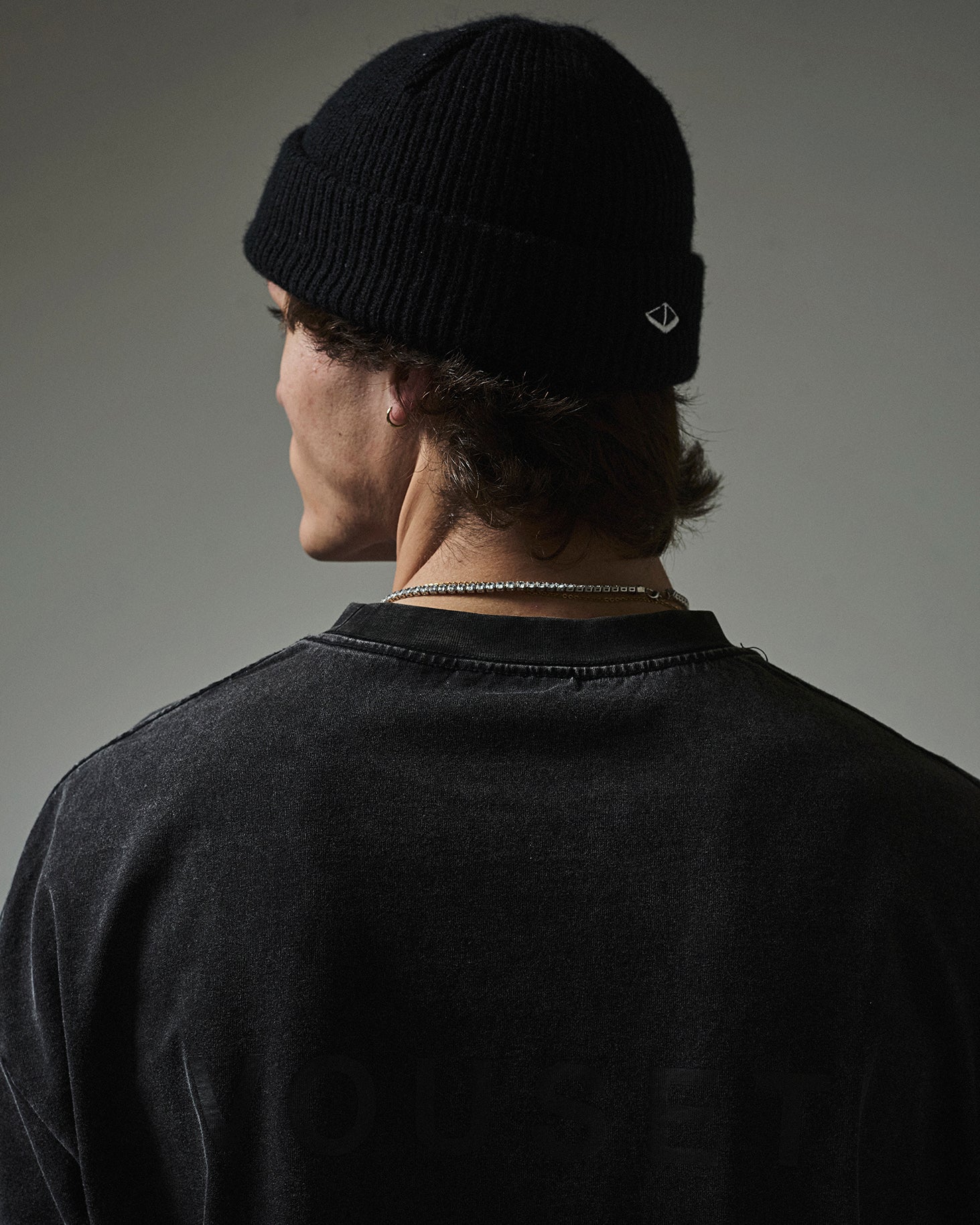 THE 00:00 ESSENTIALS T-SHIRT -VINTAGE BLACK