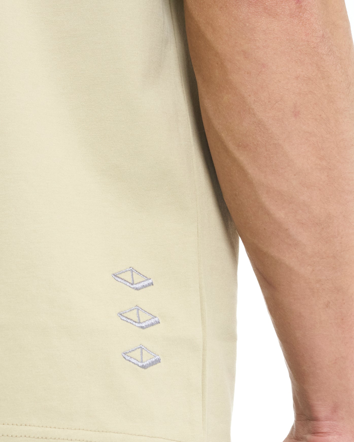 THE 00:00 ESSENTIALS T-SHIRT -BONE