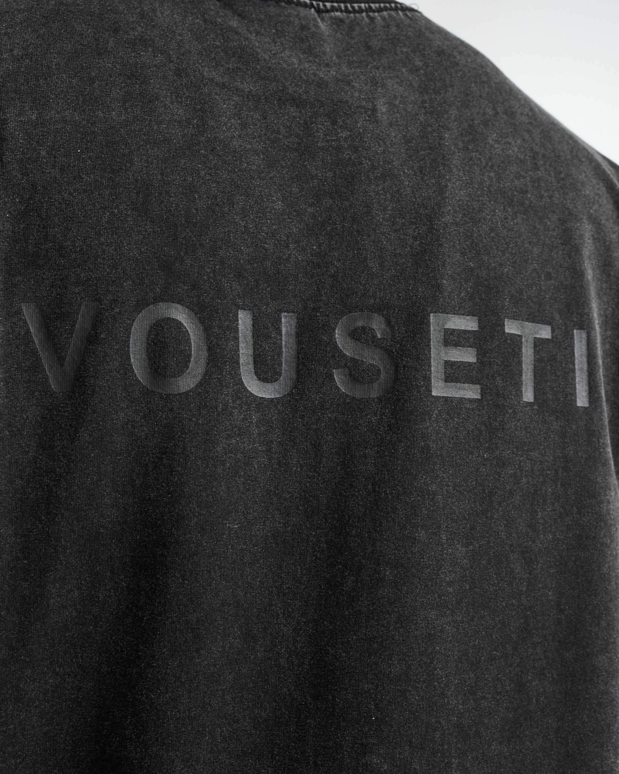 THE 00:00 ESSENTIALS T-SHIRT -VINTAGE BLACK